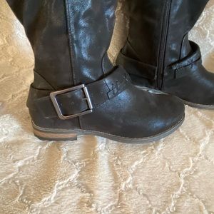 Black boots